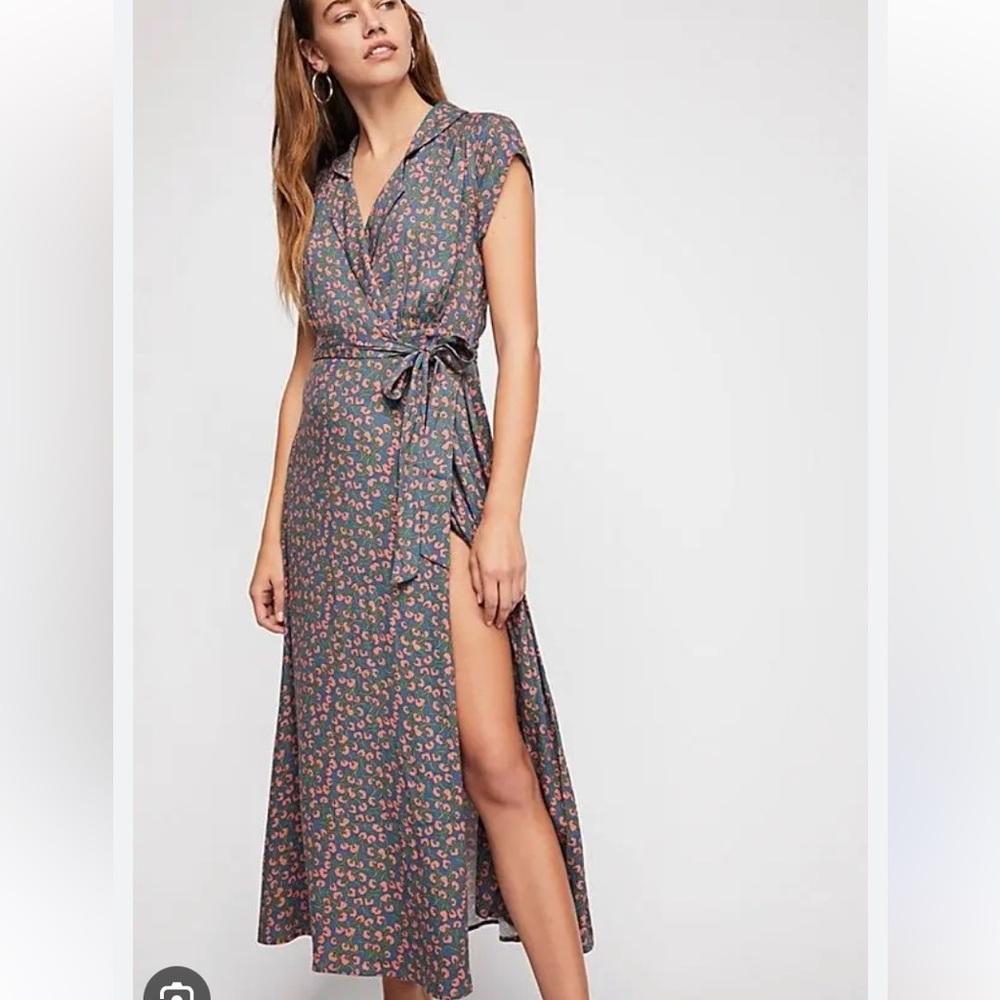 Floral Wrap Dress in Gray